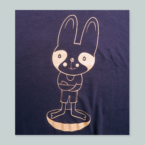 Hase / T-shirt mit goldenem Siebdruck / Bio-Baumwolle, fair hergestellt / diverse Grössen / Fr. 28.– & 38.–